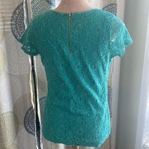 Valerie Bertinelli. Teal, flowered lace blouse with zipper backing. Womens L.